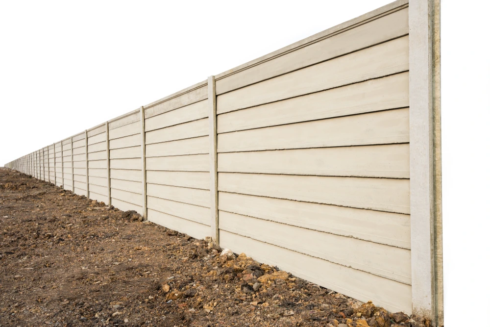 Importance of Compound Wall in Solar Plant Security 